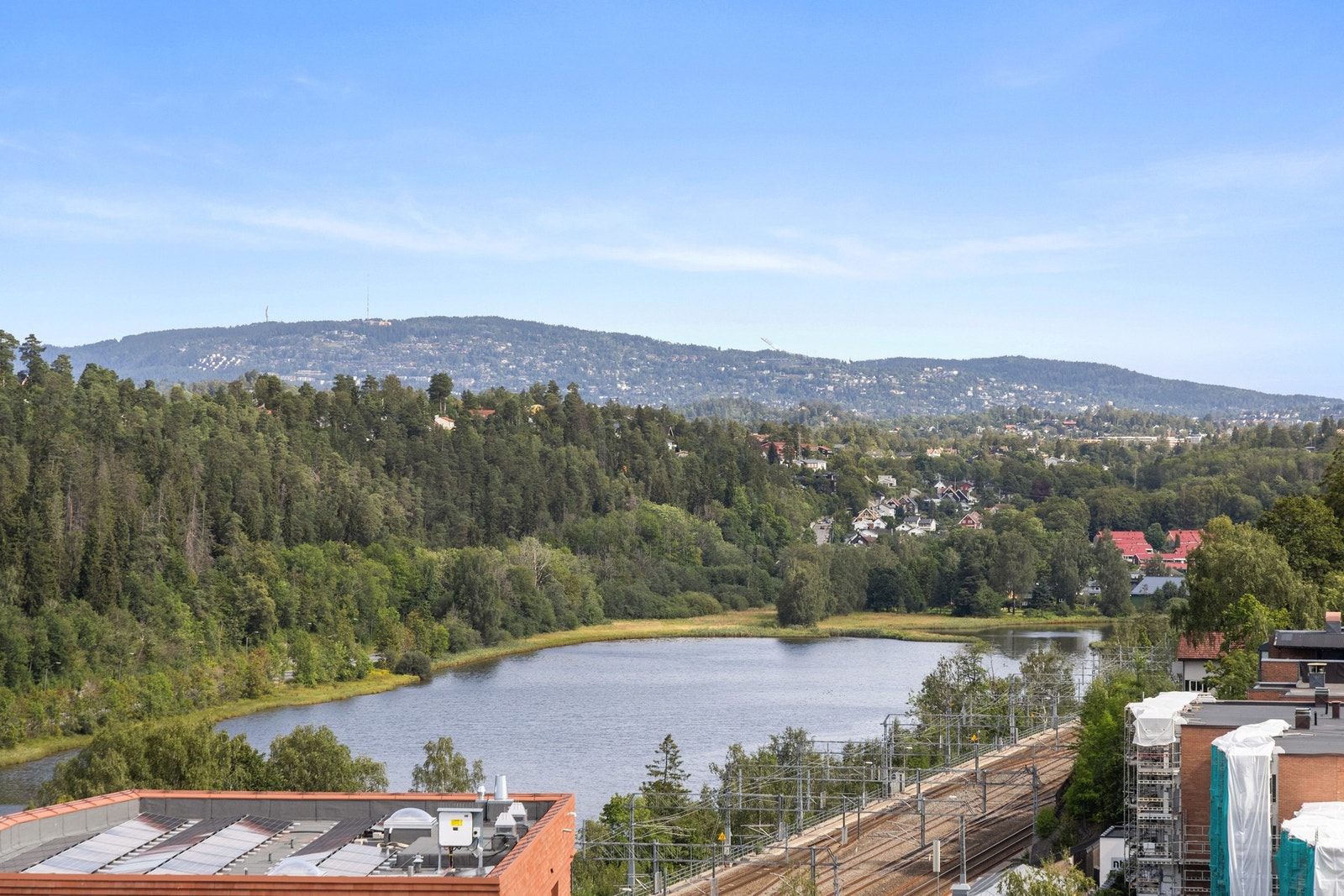 Utsikt mot bla. Engervannet Galleribilde