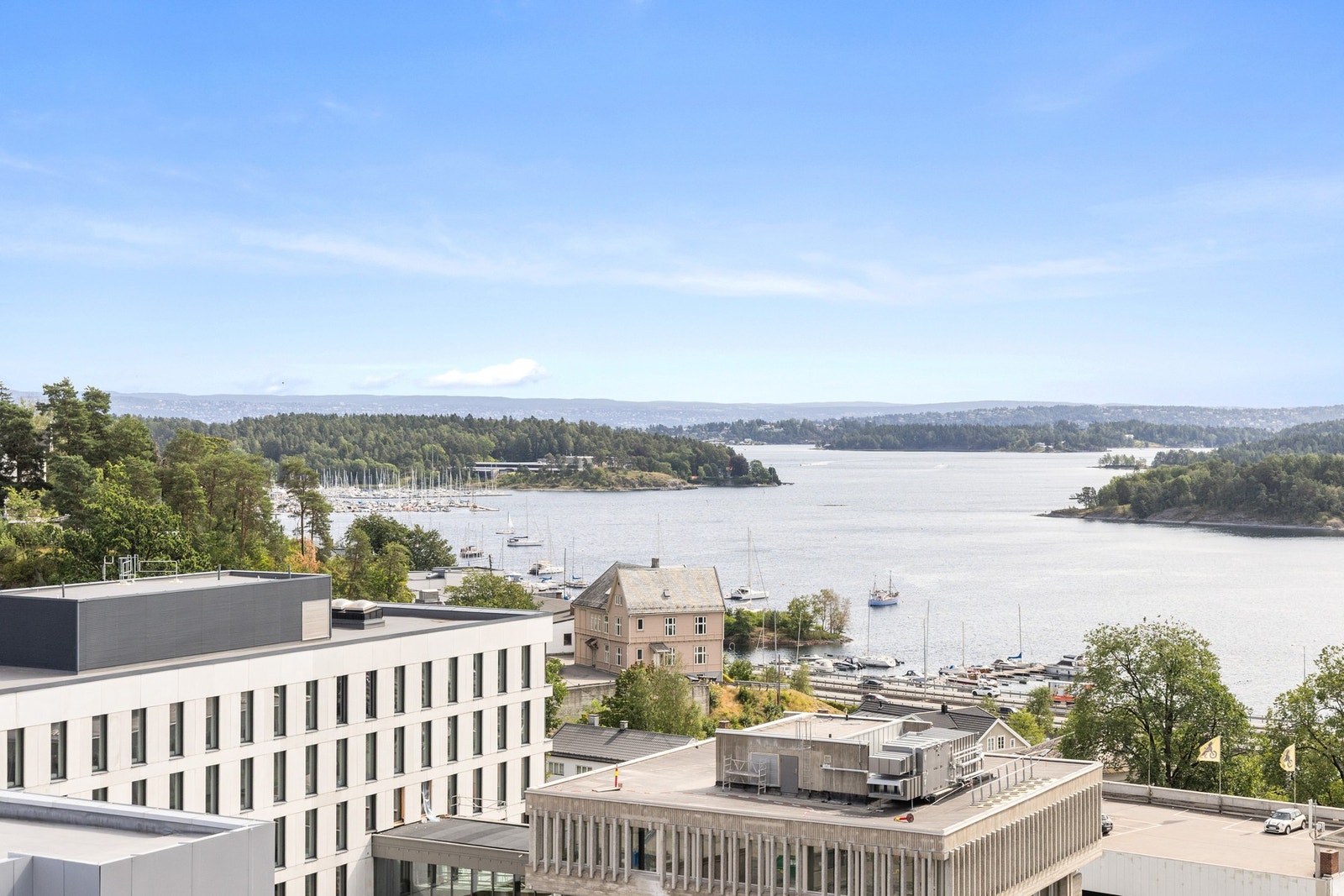 Det er også utsikt mot Sandviksbukta, Oslofjorden Galleribilde