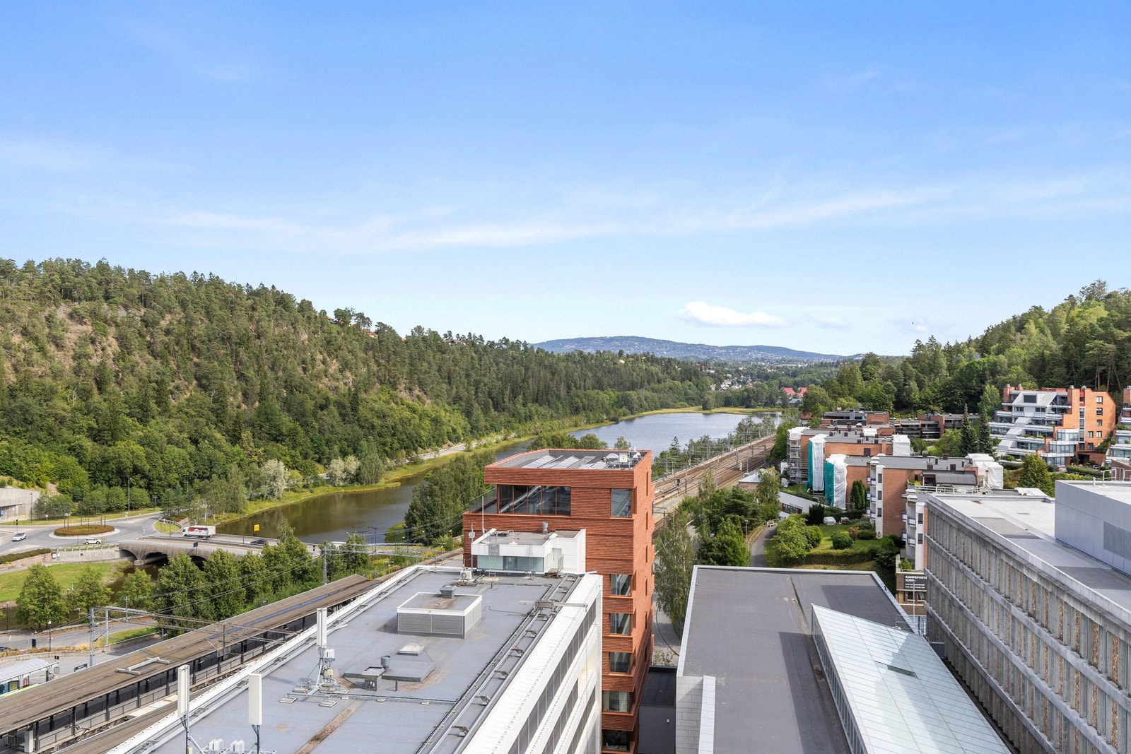 Utsikt mot bla. Engervannet Galleribilde