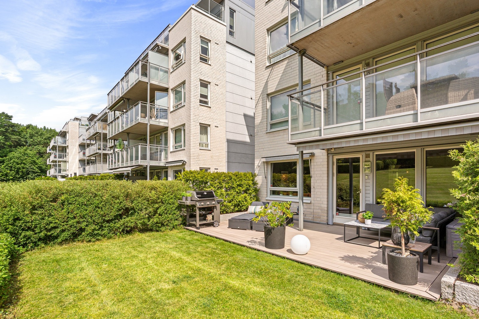 Madelen Fjeld v/EIE Eiendomsmegling har gleden av å ønske velkommen til Svartdalsveien 75! Galleribilde