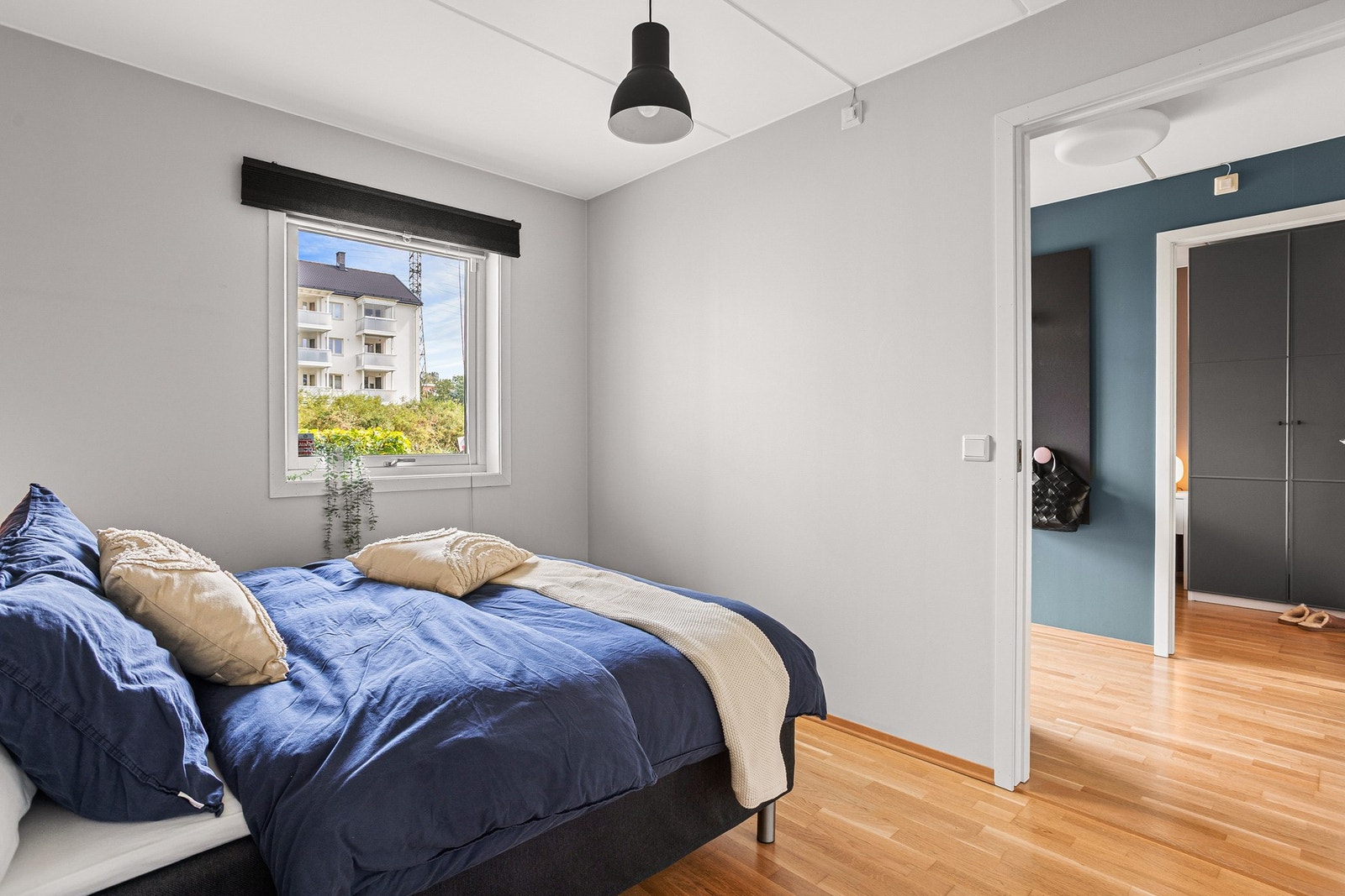 Soverommet er malt i en lun og behagelig farge. Galleribilde