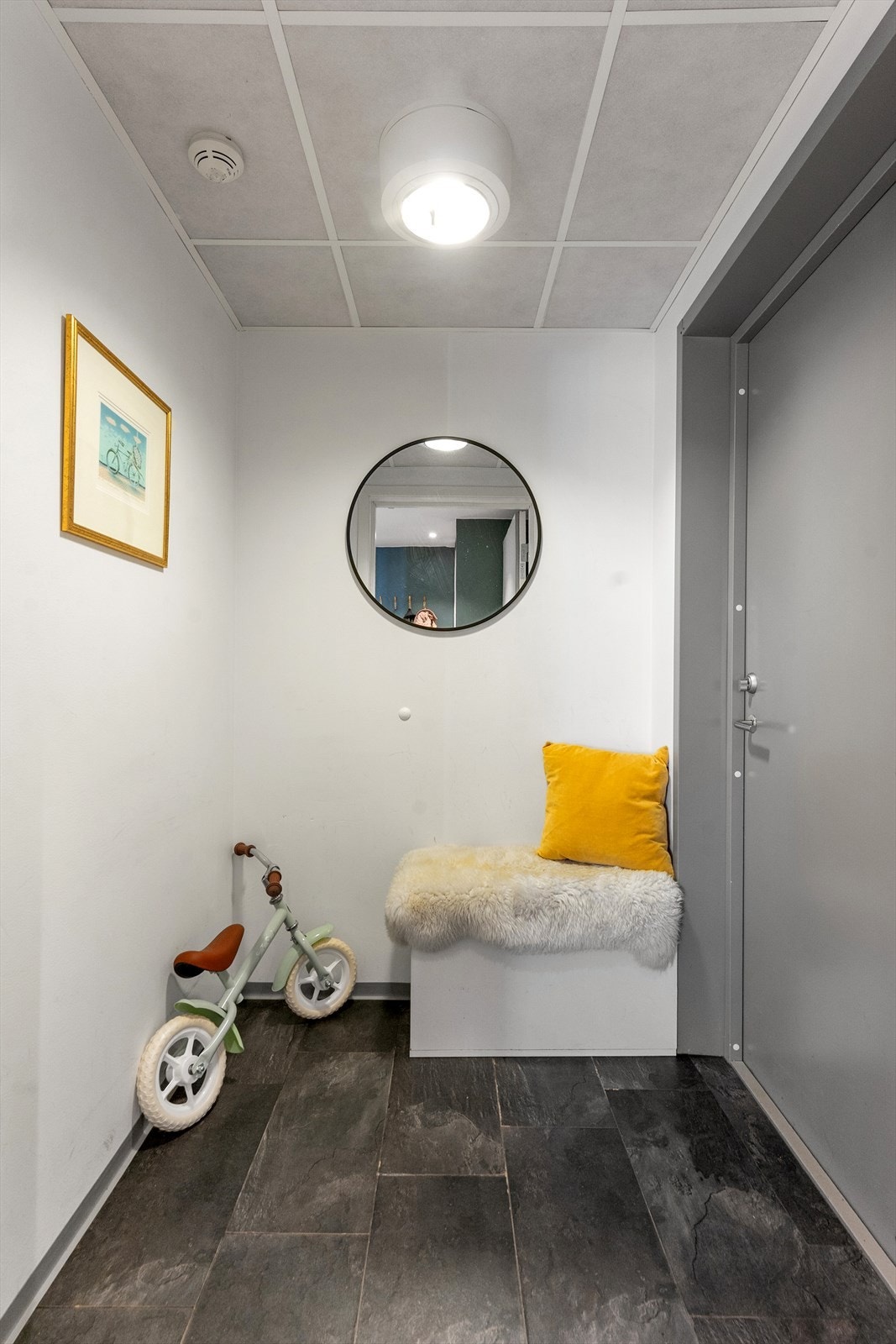 Det er heisadkomst til leiligheten og garasjeplan Galleribilde