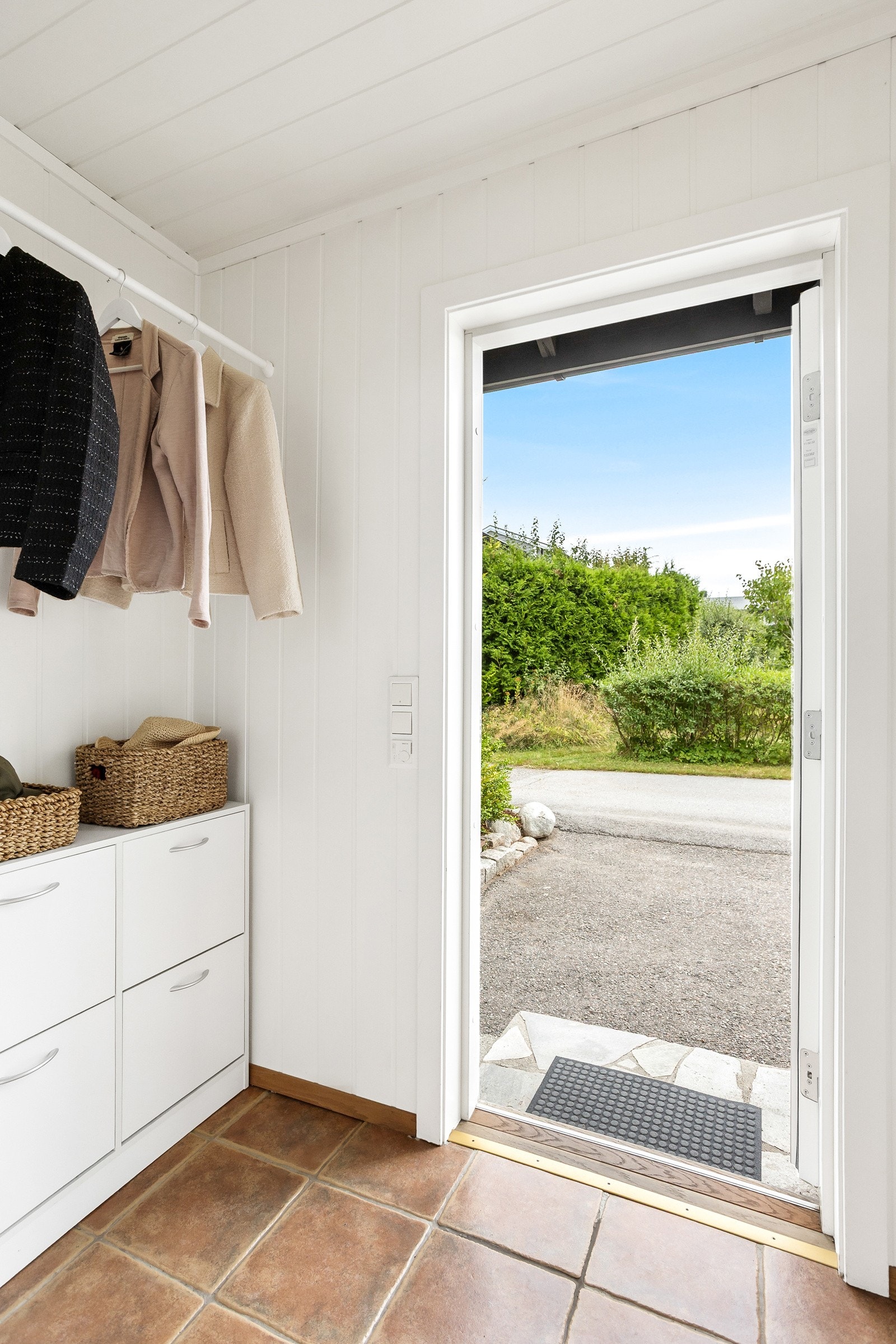 Inngangsparti med vindfang og entré Galleribilde