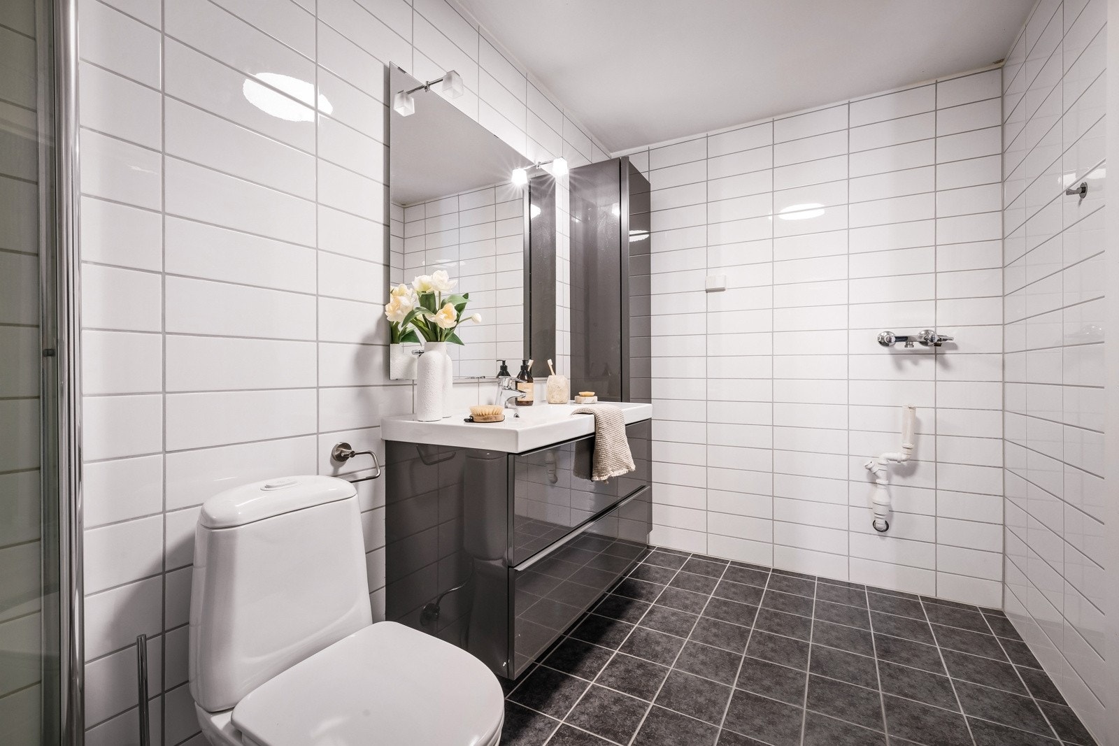 Opplegg til vaskemaskin på badet Galleribilde