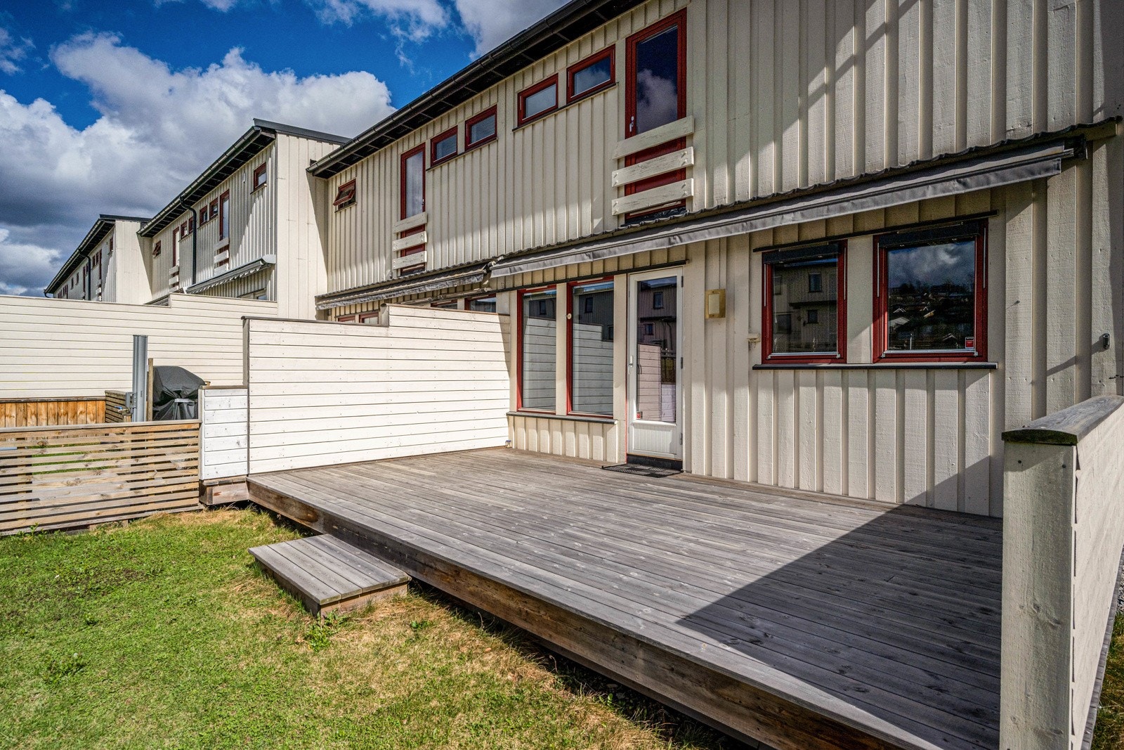 Her kan du nyte ettermiddagssolen i rolige og grønne omgivelser. Galleribilde