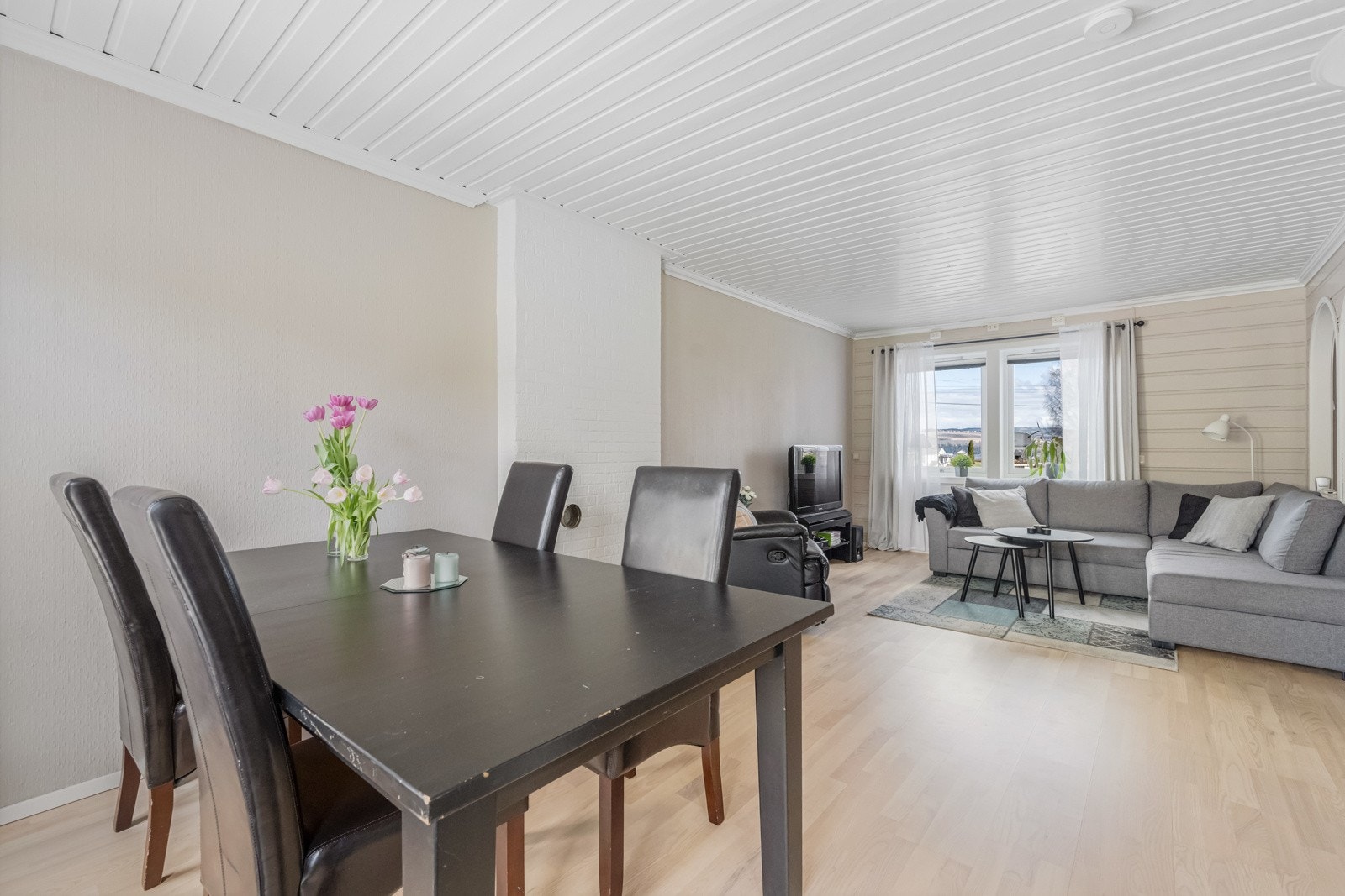 Gode møbleringsmuligheter i stuen Galleribilde