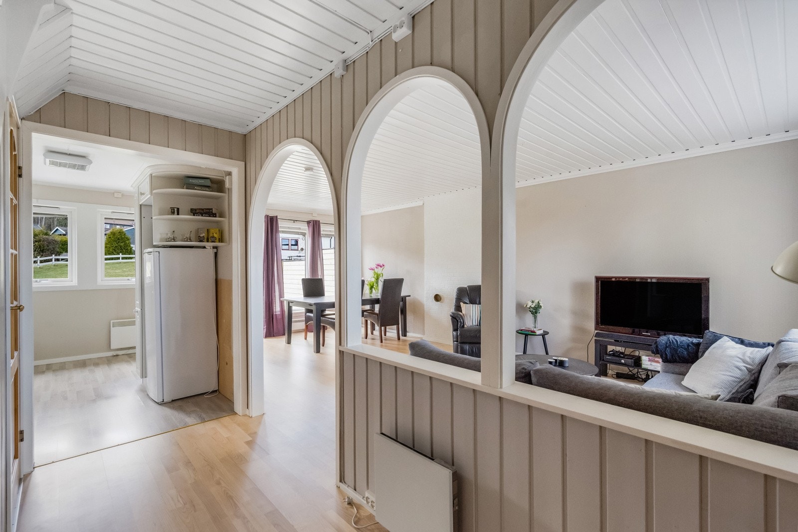 Adkomst til kjøkkenet både fra stue og gang. Galleribilde