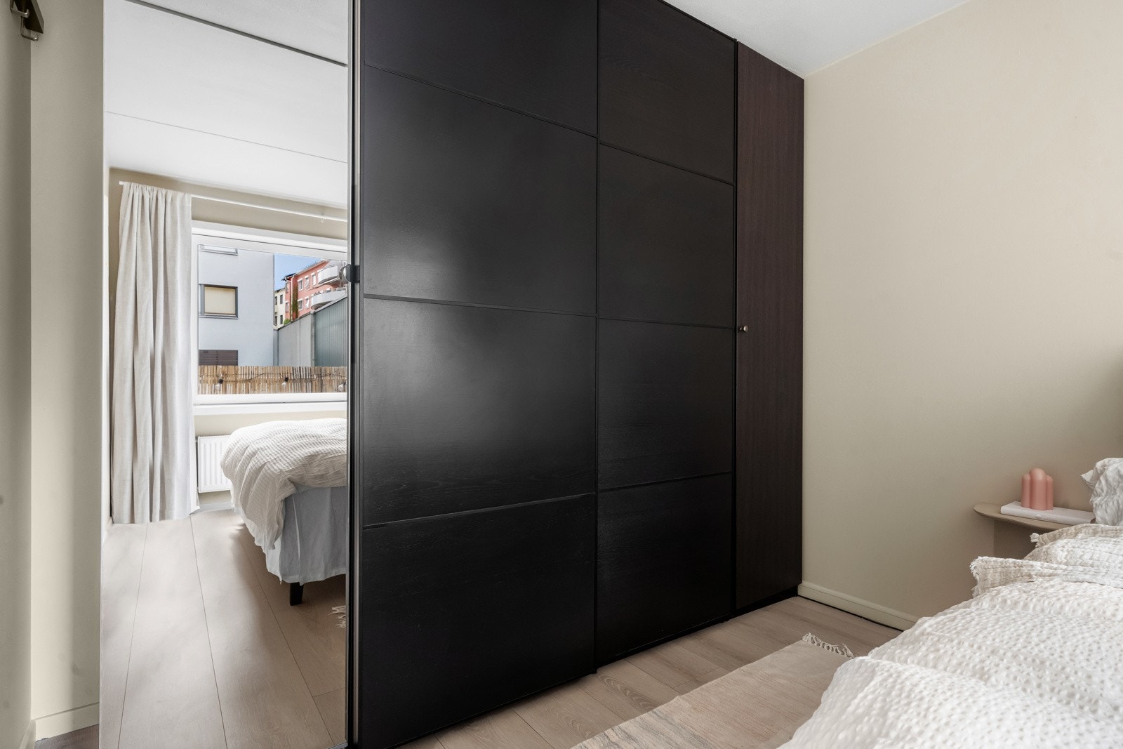 God skapplass til oppbevaring av klær Galleribilde