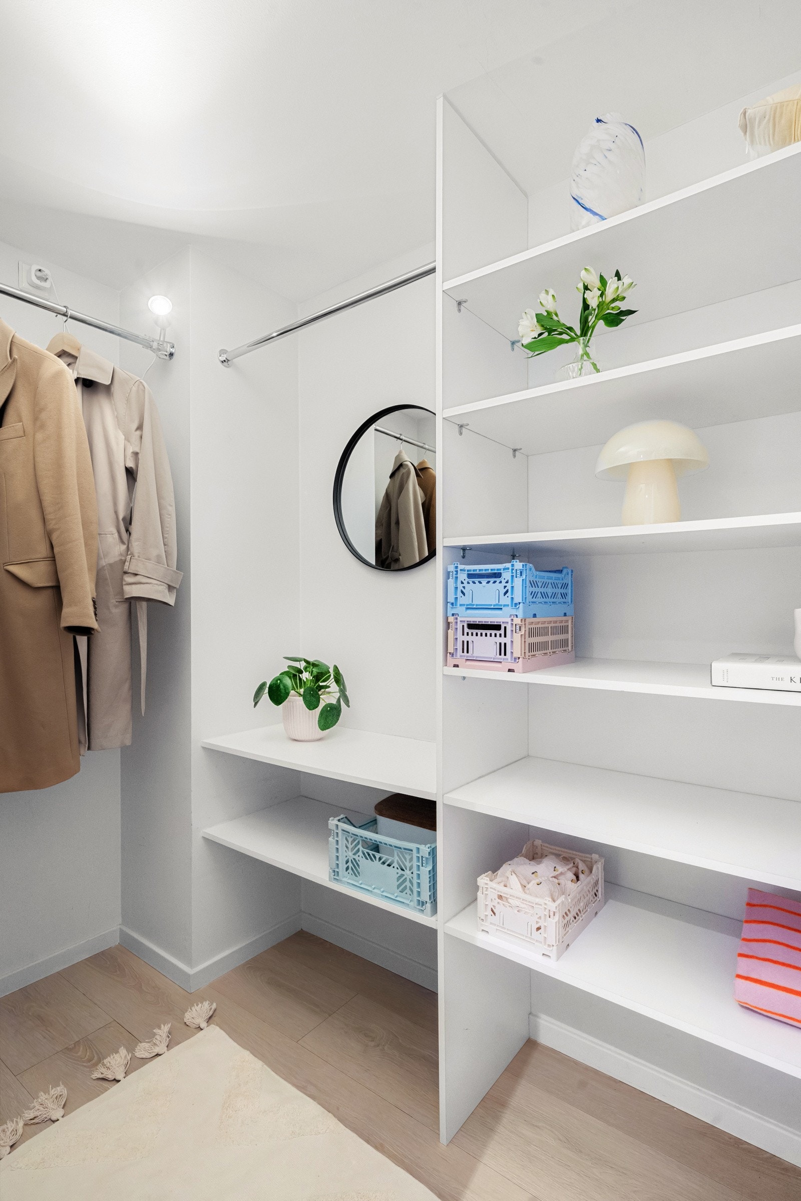 Bod med tilkomst fra entré- perfekt for oppbevaring Galleribilde