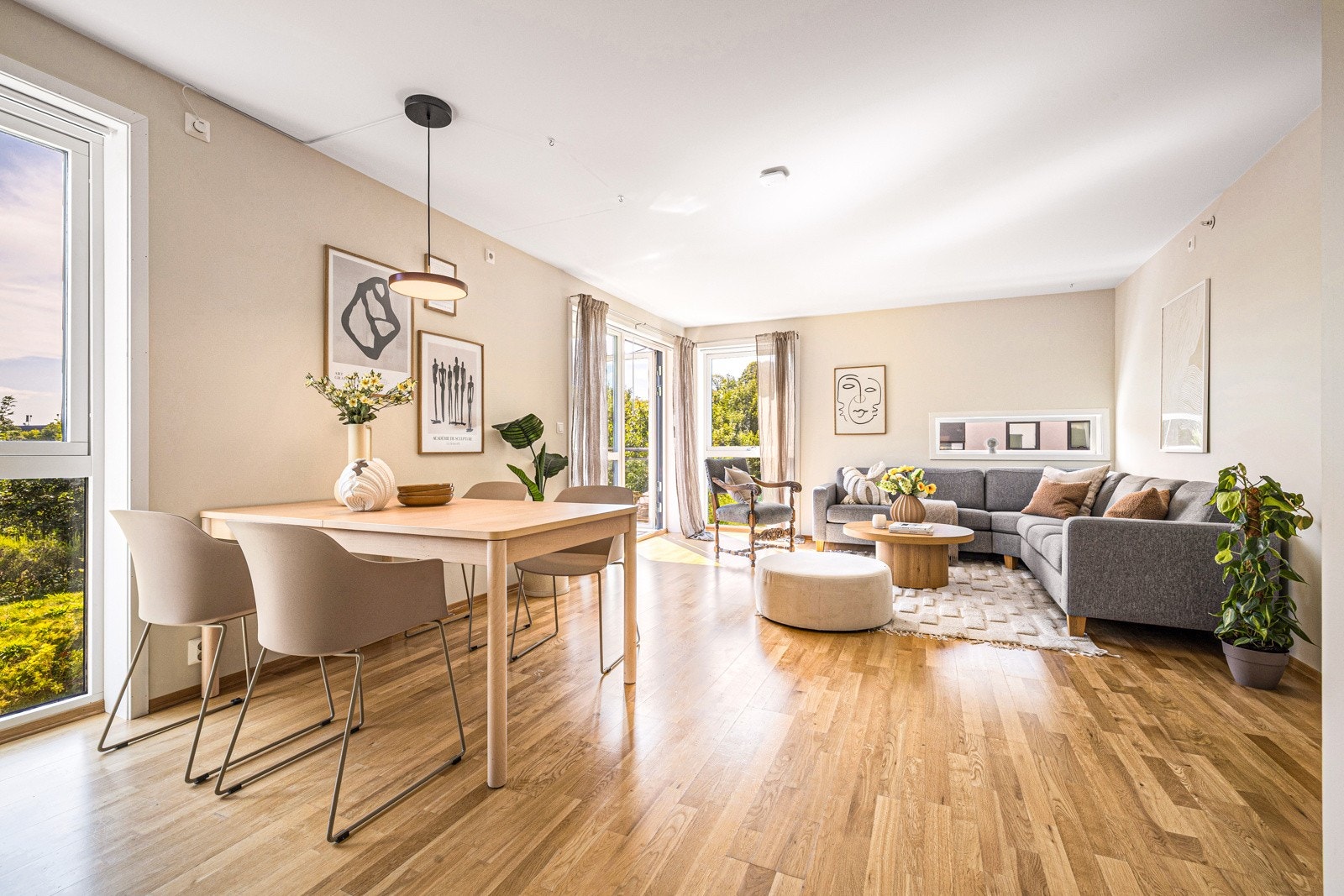 - Tidløs parkett og nøytrale farger gir en lun og moderne atmosfære - Galleribilde