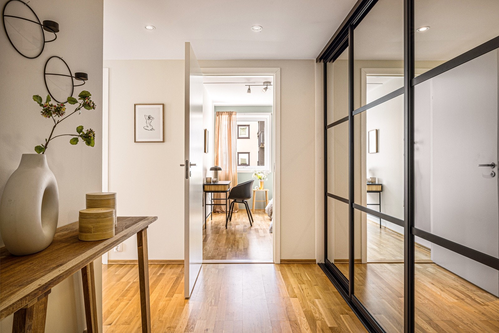 - Dine gjester for et pent og pyntelig førsteinntrykk når de kommer inn til deg - Galleribilde