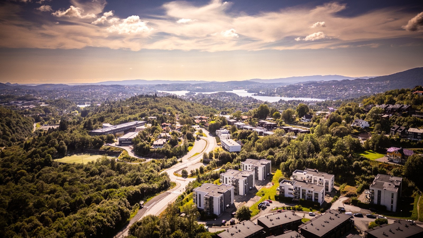 - God infrastruktur i nærmiljøet - gåavstand til skole, barnehage, buss og nærbutikk - Galleribilde