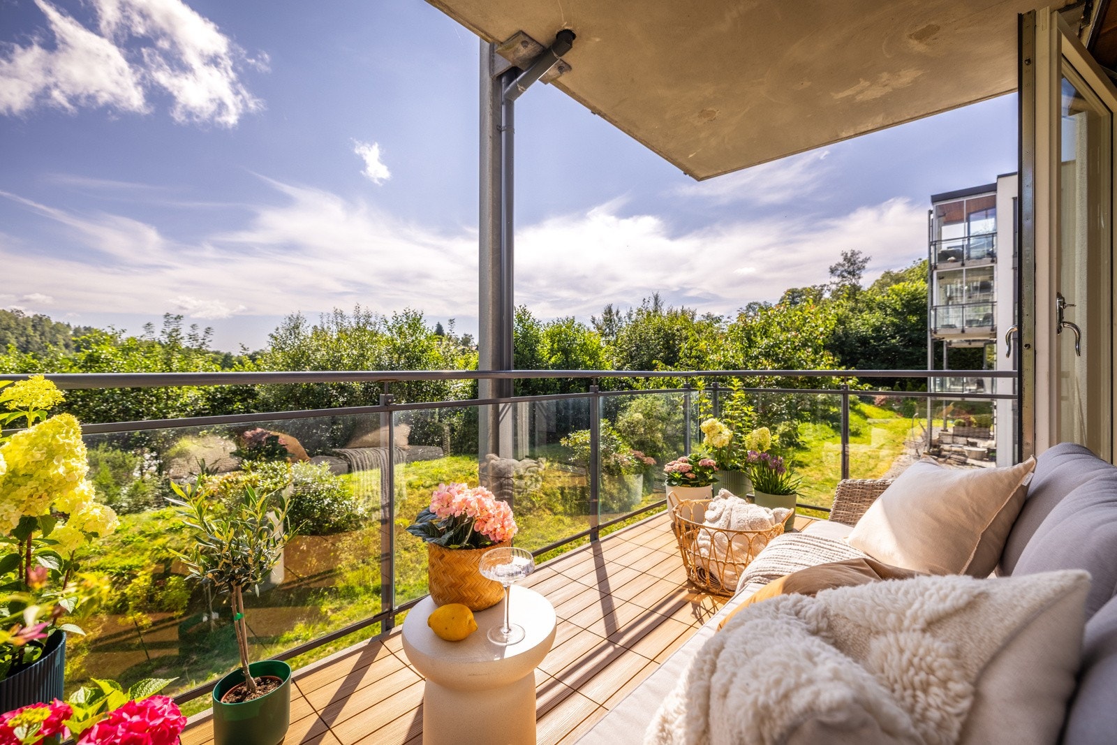 - Utsikten er fin med naturen tett på deg - Galleribilde