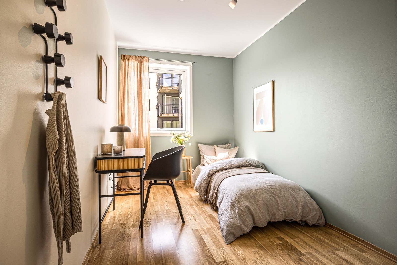 - Soverom 2 passer godt som barnerom, gjesterom eller hjemmekontor - Galleribilde