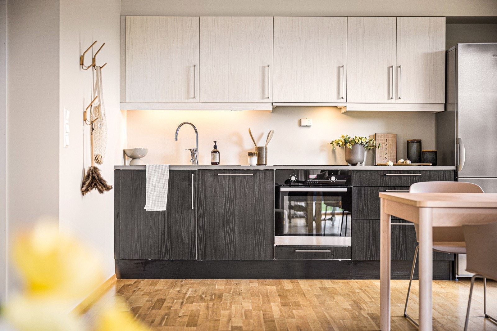 - Lyst og funksjonelt kjøkken med platetopp, stekeovn og oppvaskmaskin ? alt integrert - Galleribilde