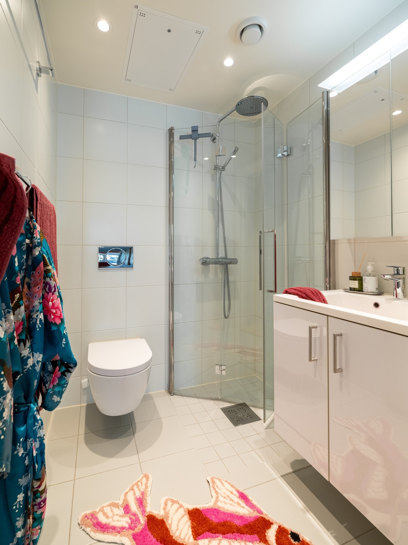 Baderommet har varme i gulv. Galleribilde