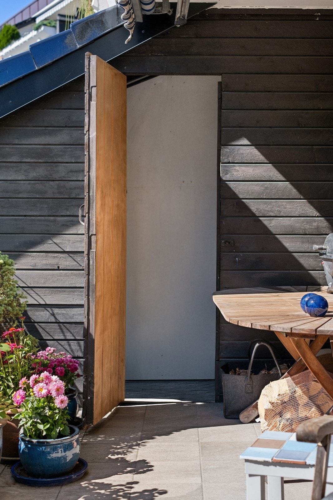 Utvendig bod på terrasse Galleribilde