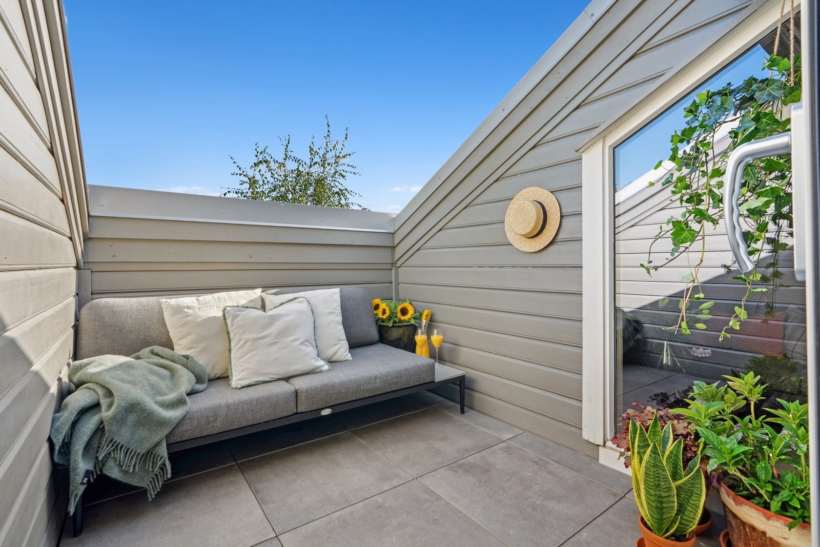 Velkommen til Dannevigsveien 10B, en en meget arealeffektiv loftsleilighet på sjarmerende Sagene! Galleribilde