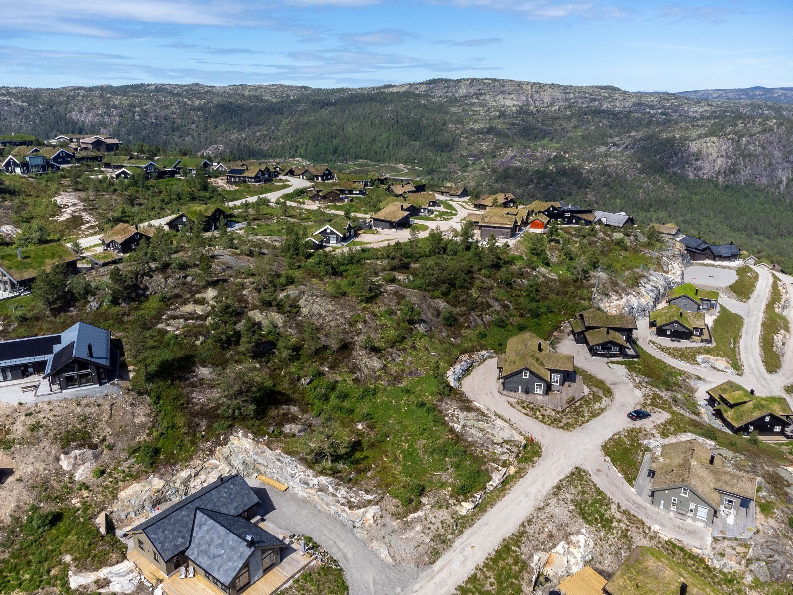 Her har du ski-in og ski-out til skisenteret på Gautefall og kan ta på deg langrennsski eller slalåmski og gå rett ut i oppkjørte løyper. Galleribilde