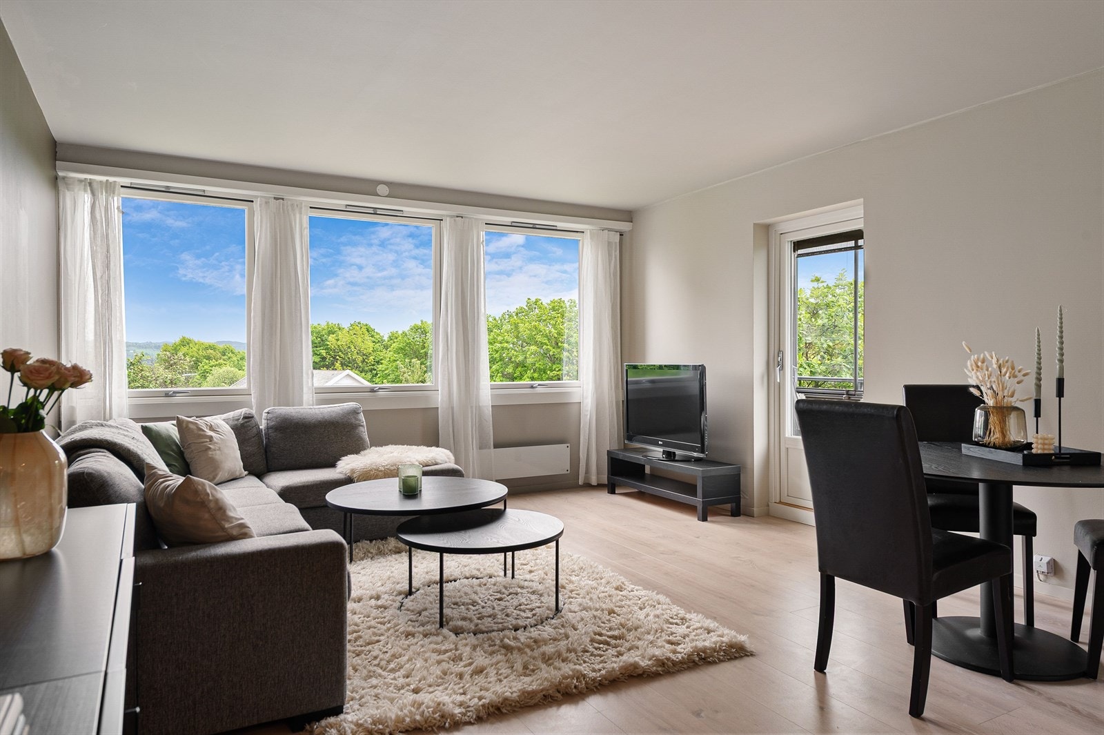 Det ønskes velkommen til en flott 3-roms leilighet i sentrum med kort vei til NTNU/Fagskolen. Galleribilde