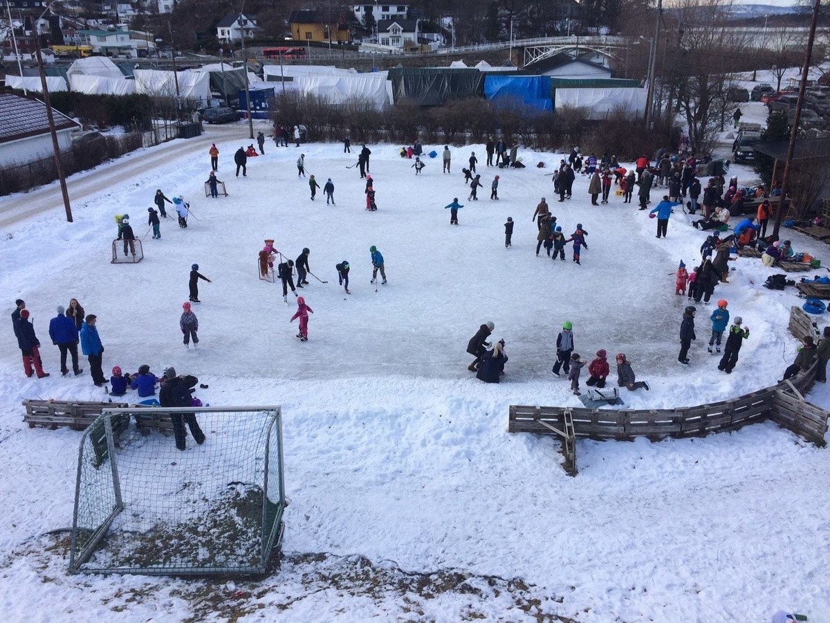 Hockeybane i området Galleribilde