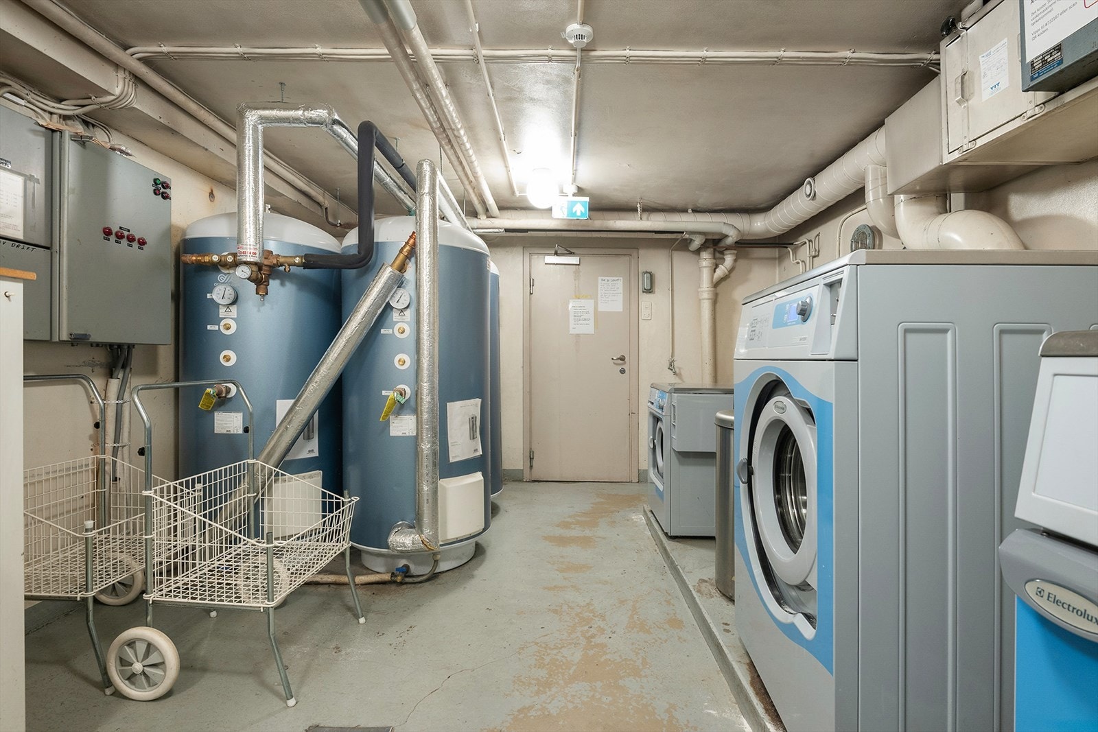 Det er fellesvaskeri kjelleren Galleribilde