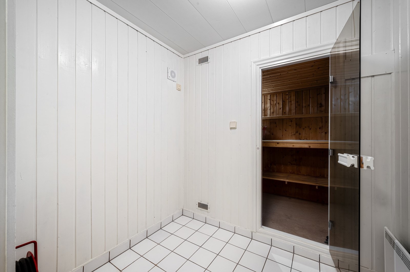 - Med videre tilkomst til badstue - Galleribilde