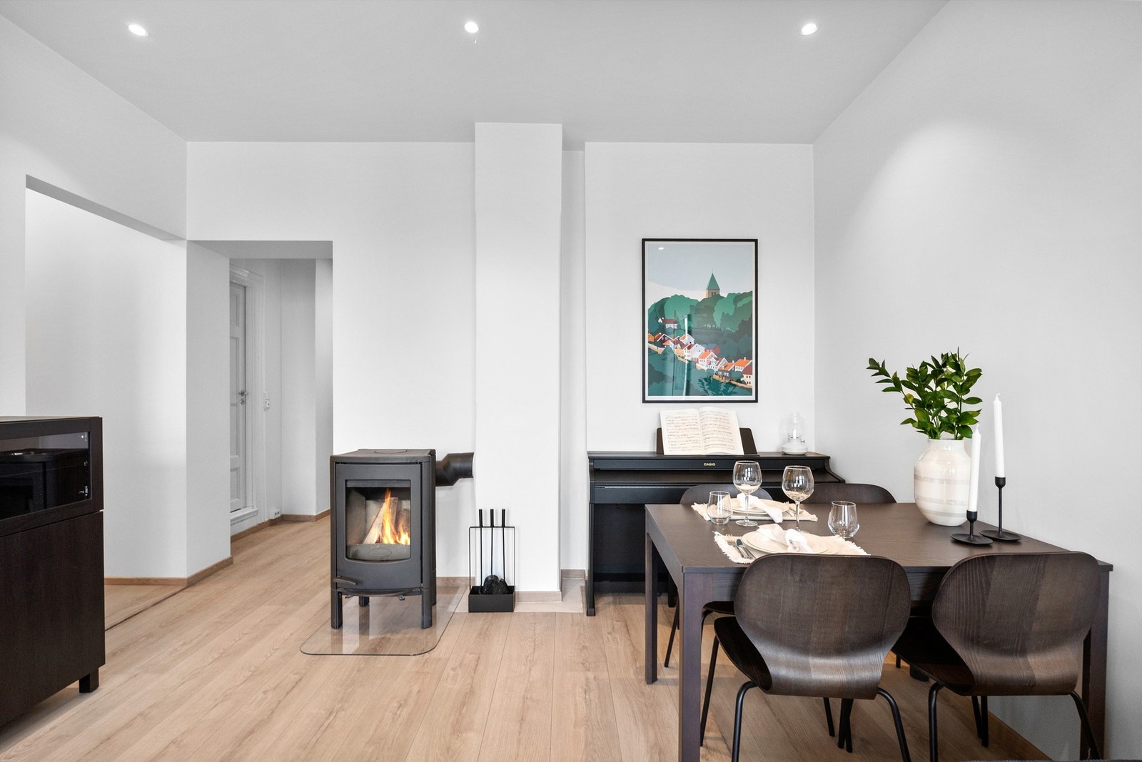 Et lyst og moderne hjem med god planløsning. Galleribilde