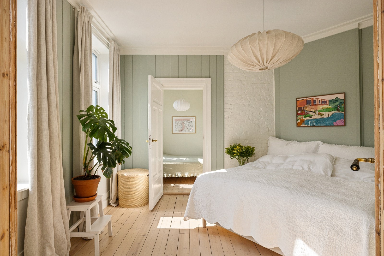 Soverommet er malt i en lun og behagelig farge. Galleribilde