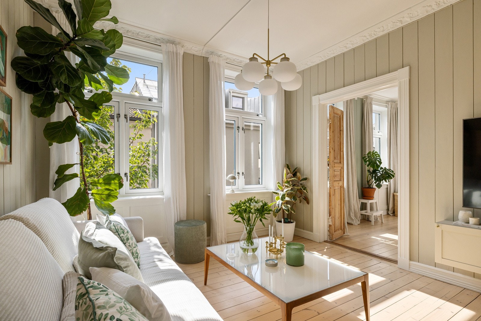 Leiligheten har en gjennomgående planløsning og rom som er enkle å møblere. Galleribilde