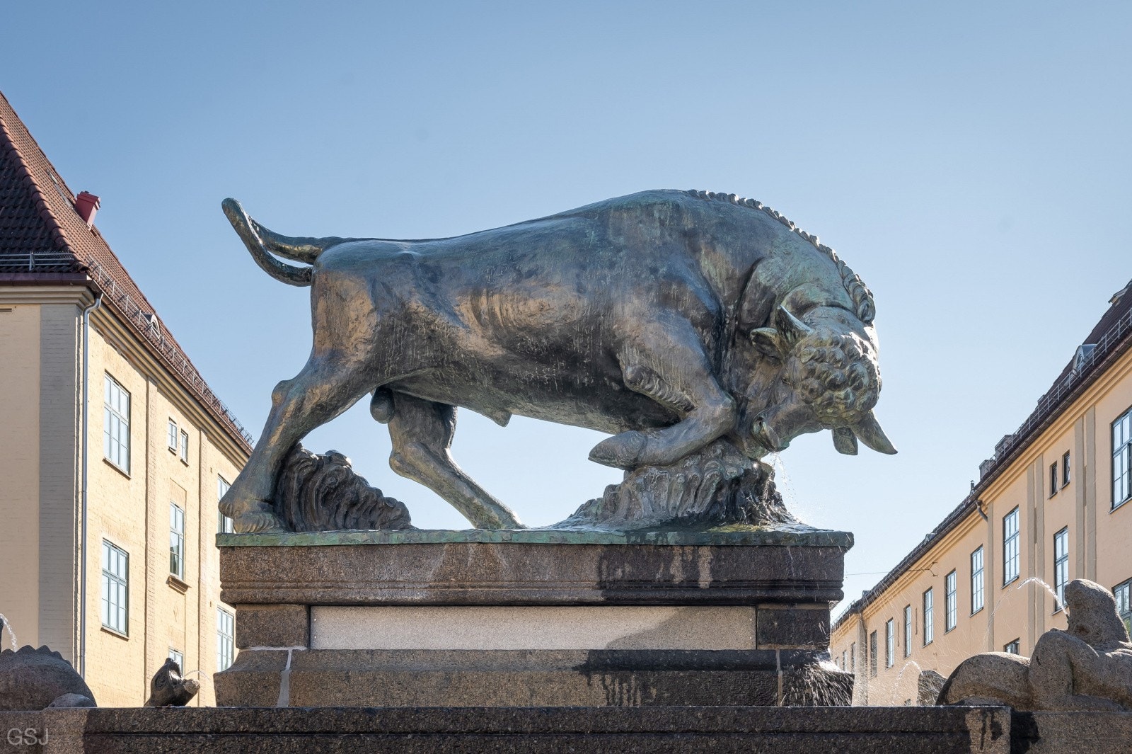 Boligen ligger midt i hjertet av beste Torshov - her bor man med alt man trenger i armlengdes avstand Galleribilde