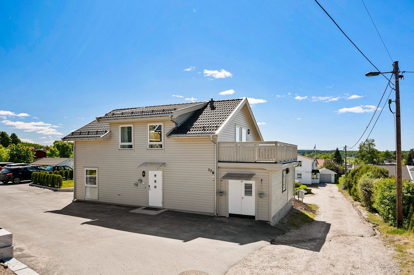 Tidligere carport er bygd inn og fungere som bod/teknisk rom. Galleribilde