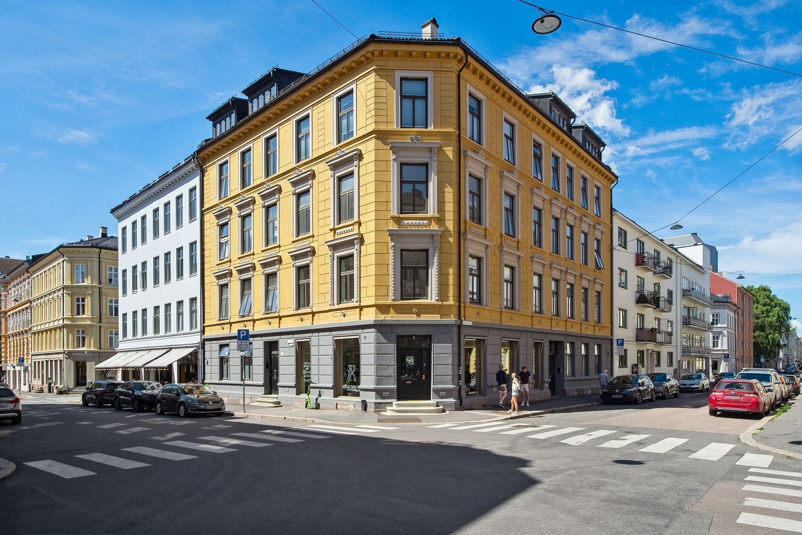 Leiligheten ligger med sentral beliggenhet på Majorstuen, midt i et urbant og attraktivt boligområde Galleribilde