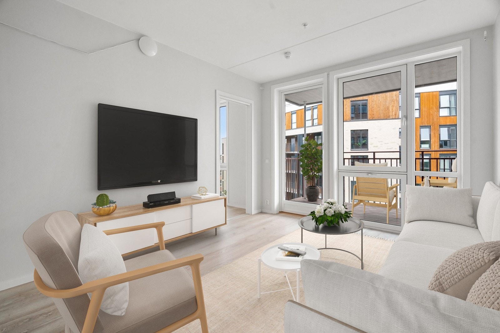 Boligen har en trivelig og romslig stue med plass til både sofagruppe og øvrig møblement. Bildet er virtuelt møblert. Galleribilde