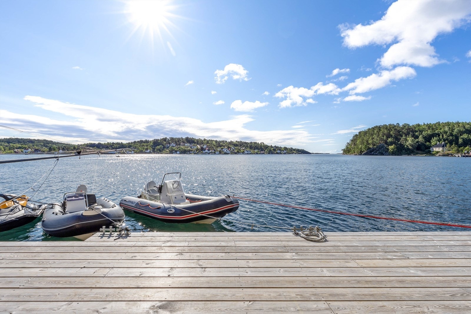 Stor dyvannsbrygge like nedenfor hytta Galleribilde