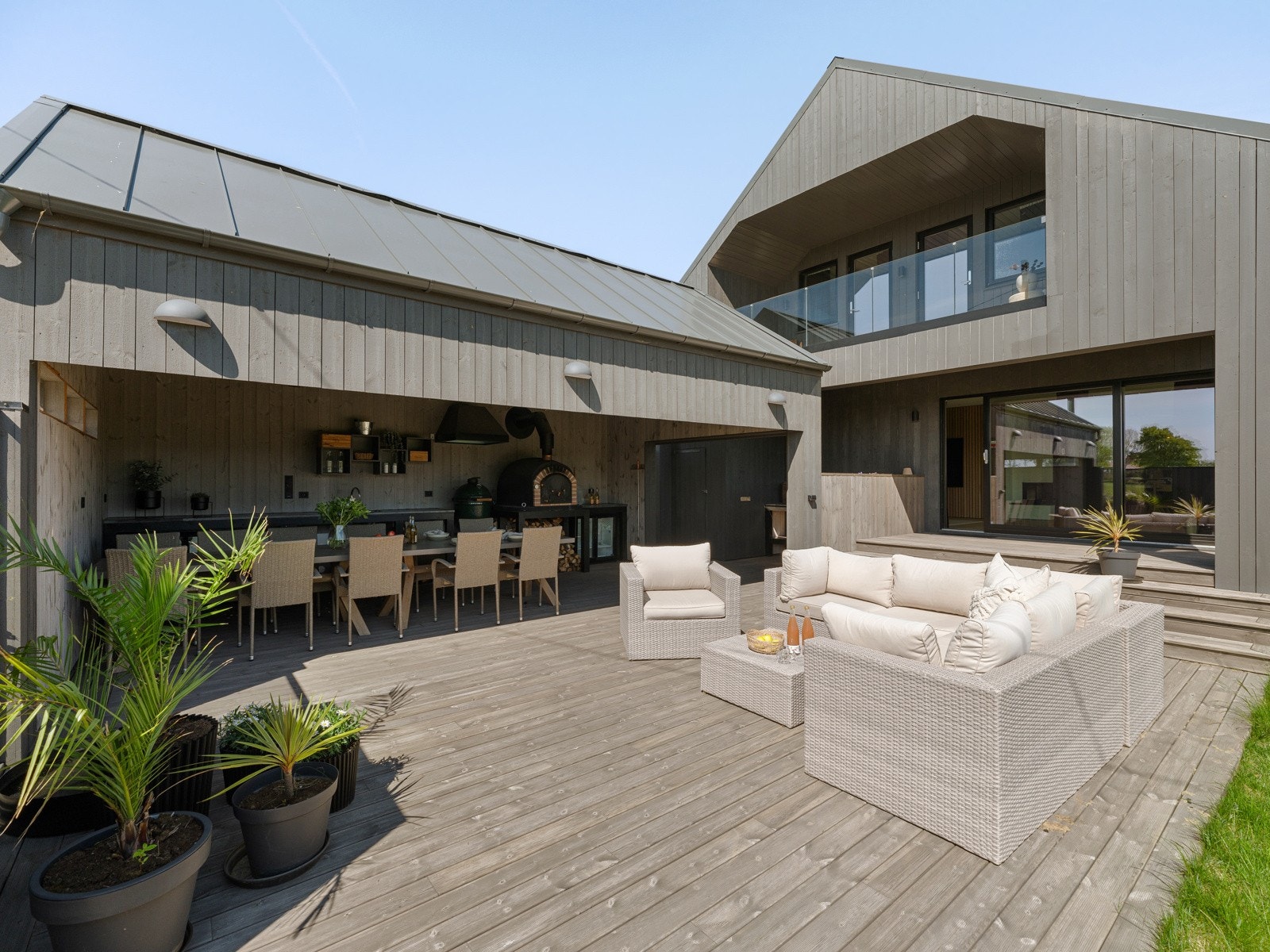 Grillhus og terrasse Galleribilde