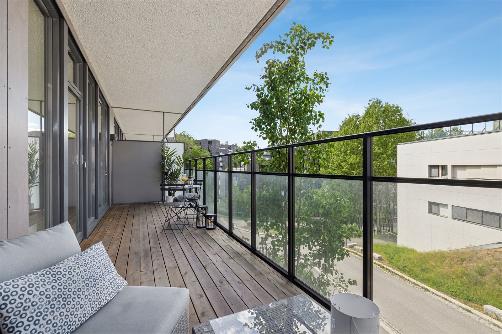 Marthe Grønnslett og Oda Sagstuen v/Nordvik Bjørvika har gleden av å presentere Ingeniørveien 18! Galleribilde