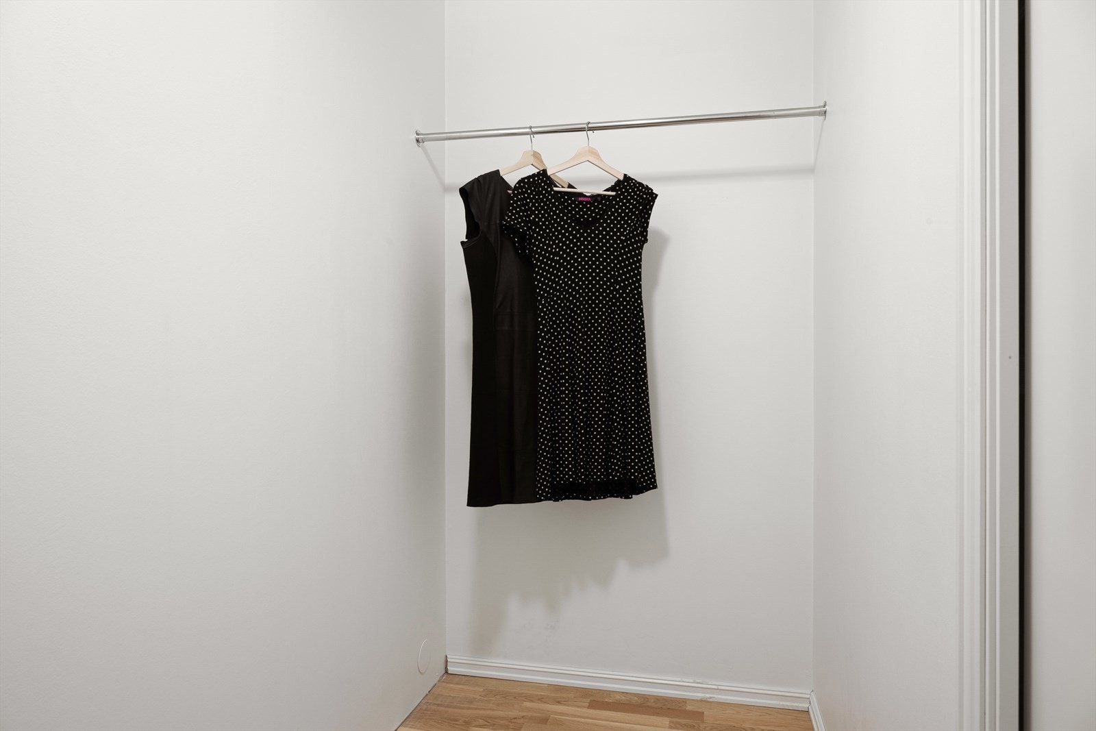 Walk in closet. Galleribilde