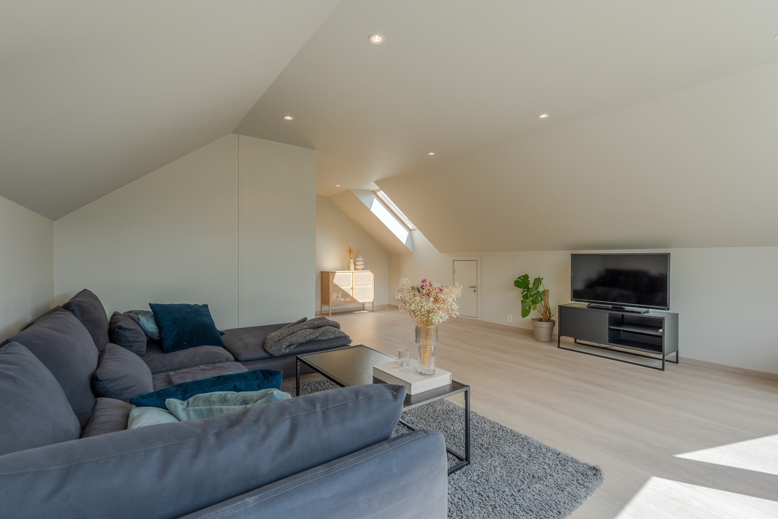 Loftsstue Galleribilde