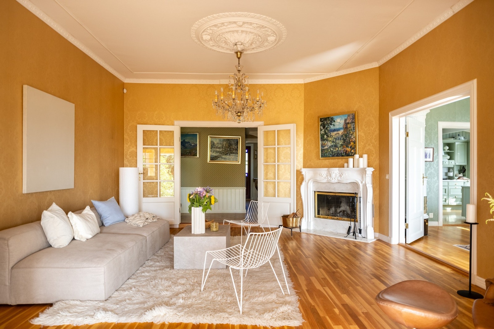 Boligen har totalt tre ildsteder. Galleribilde