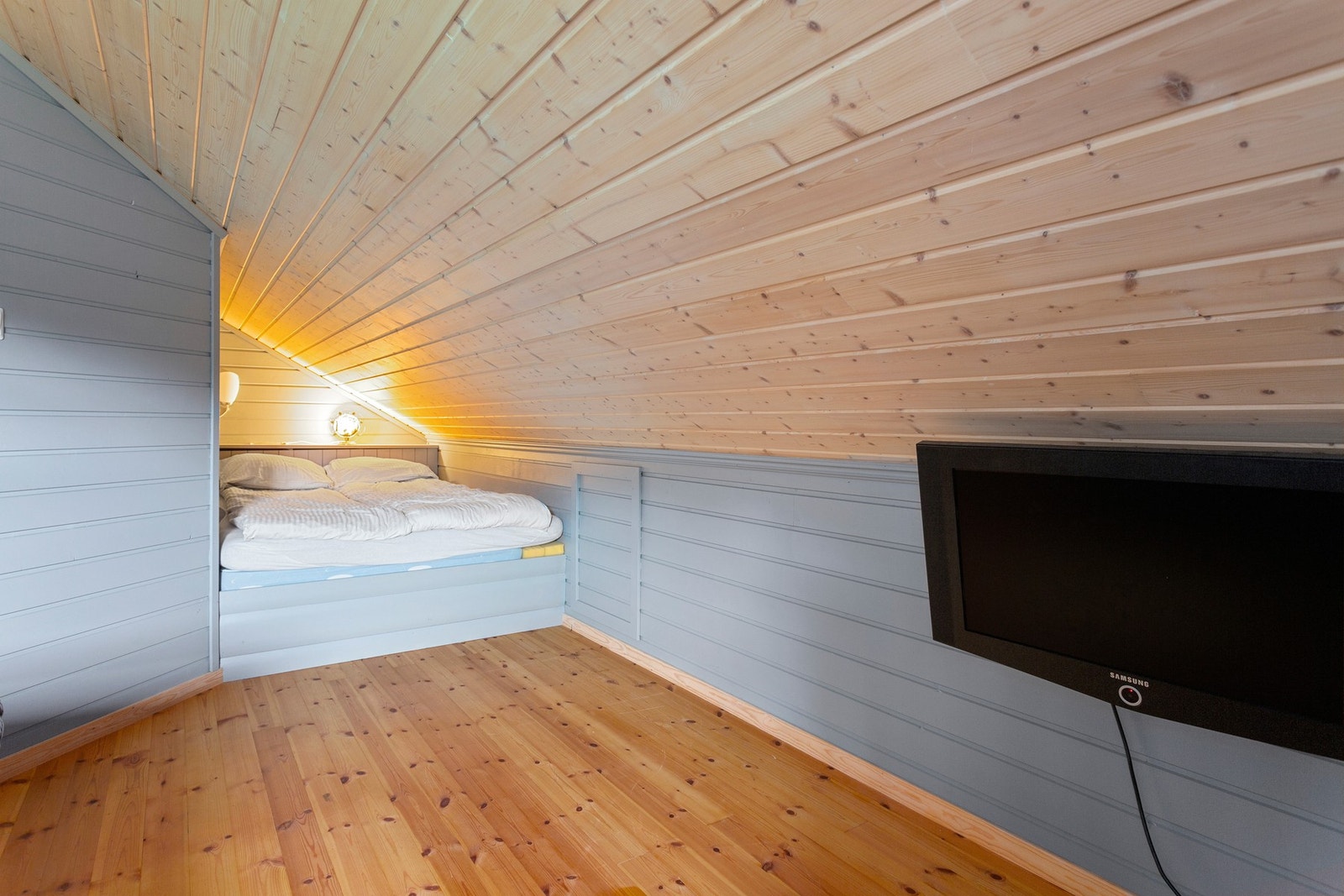 Innredet rom på loft. Galleribilde