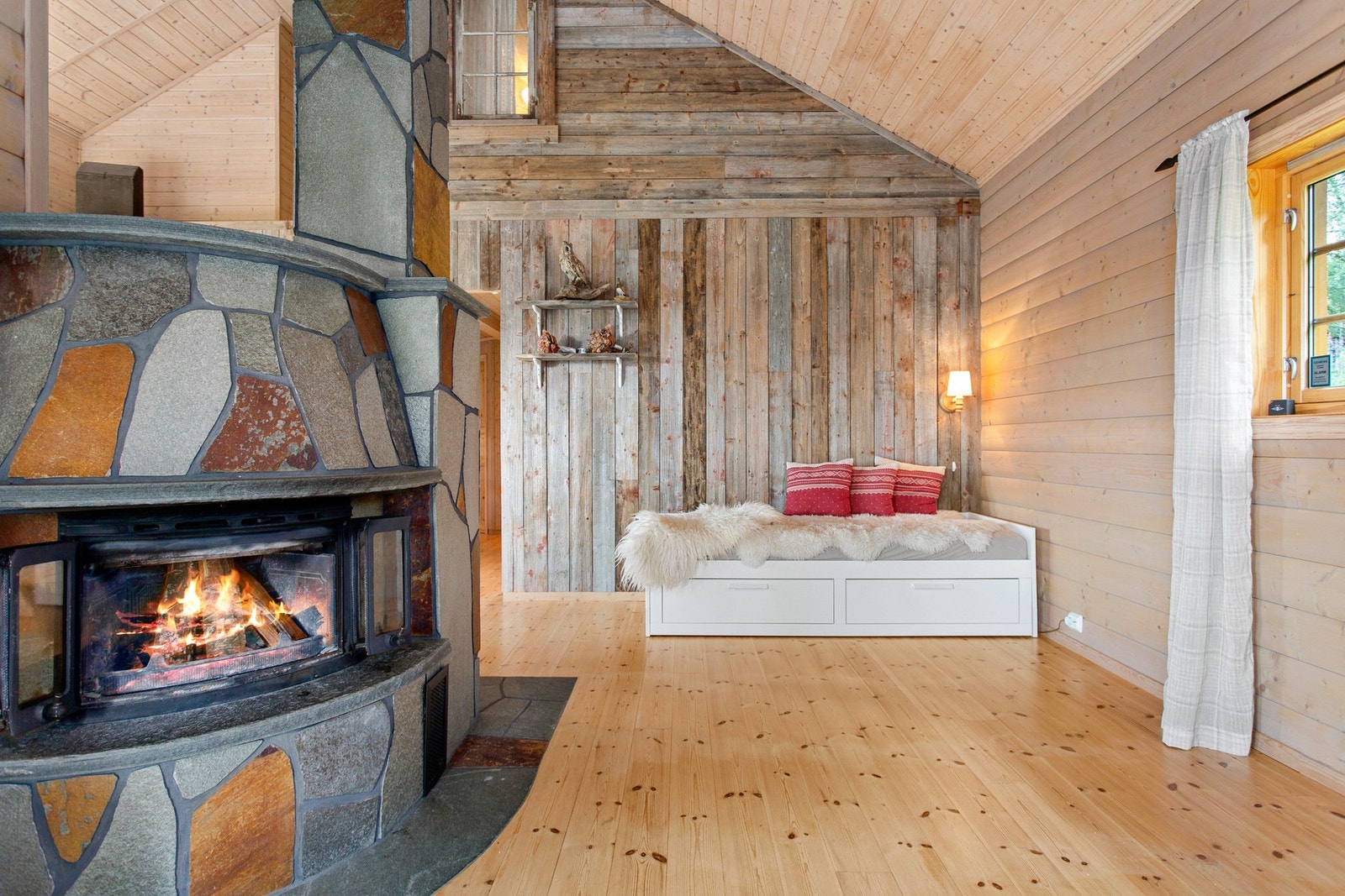 Peisinnsats kledd i Ottaskifer. Galleribilde