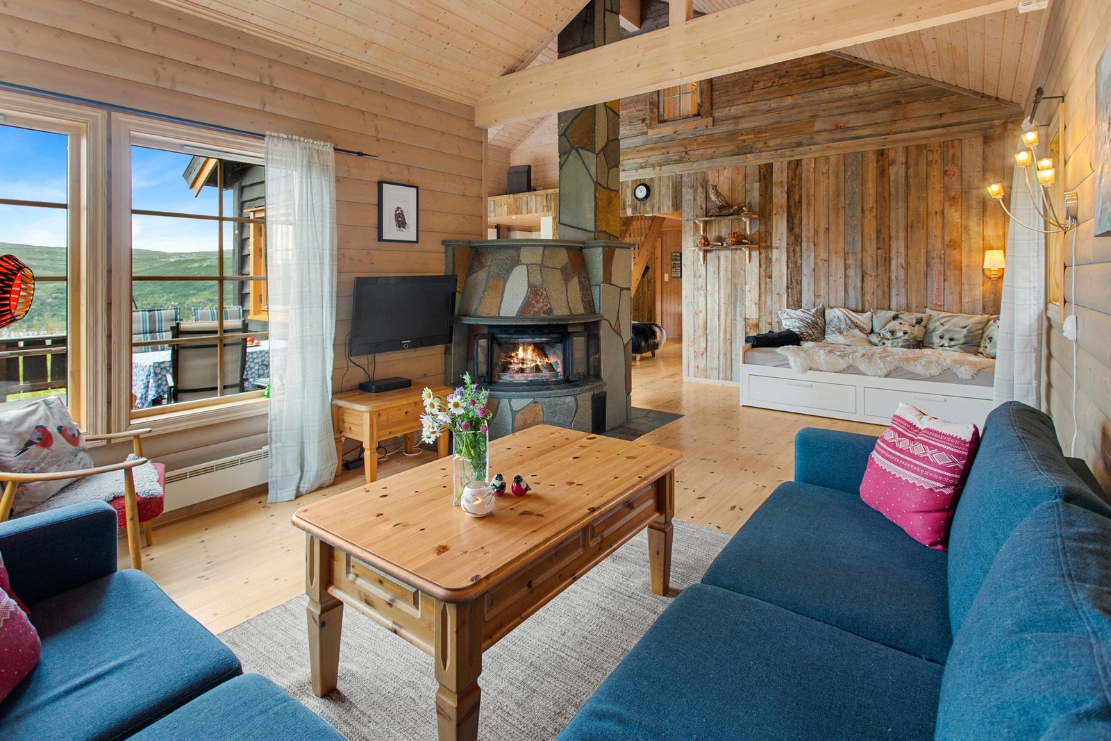 Stue mot kjøkken Galleribilde