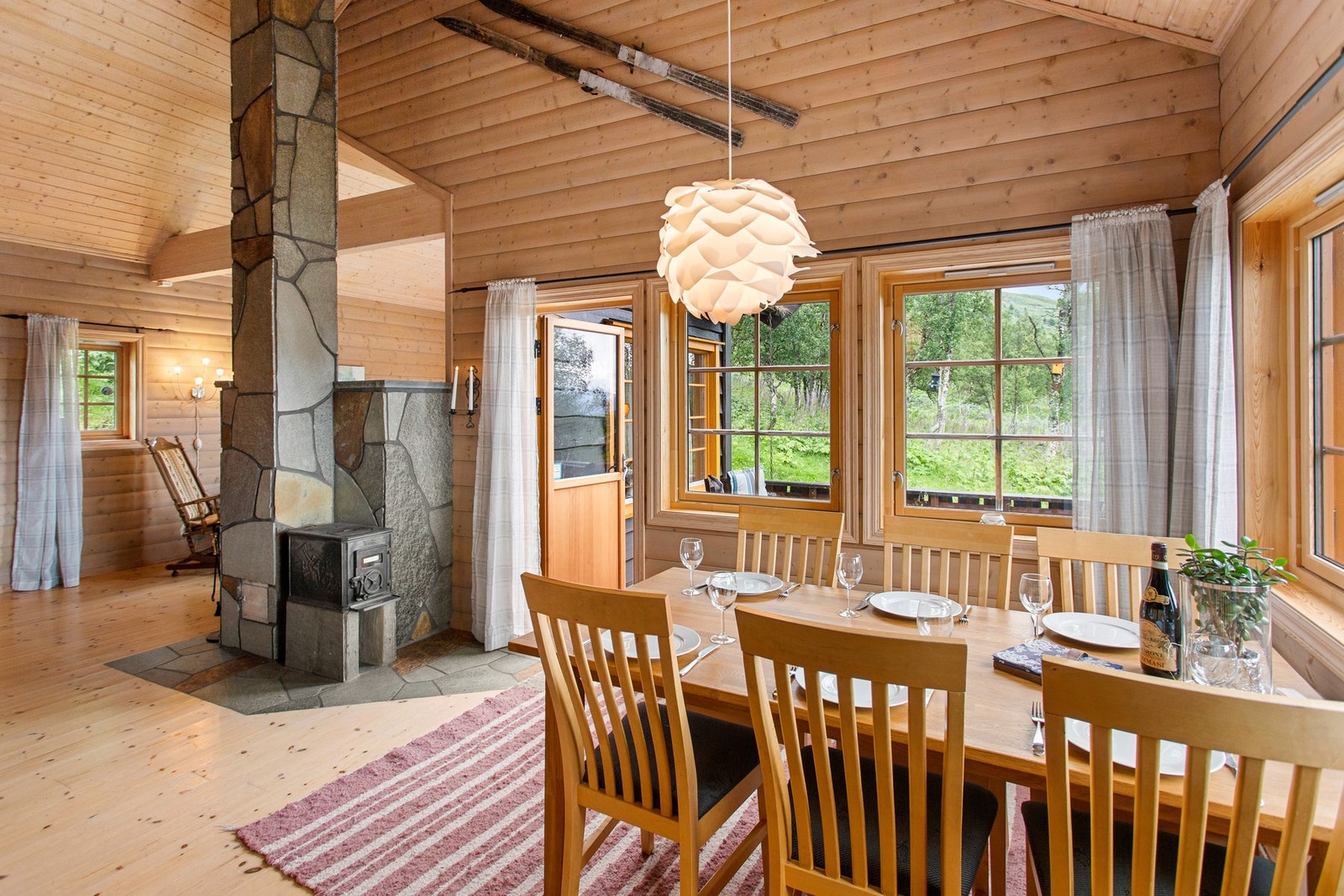 Spisestue. Galleribilde