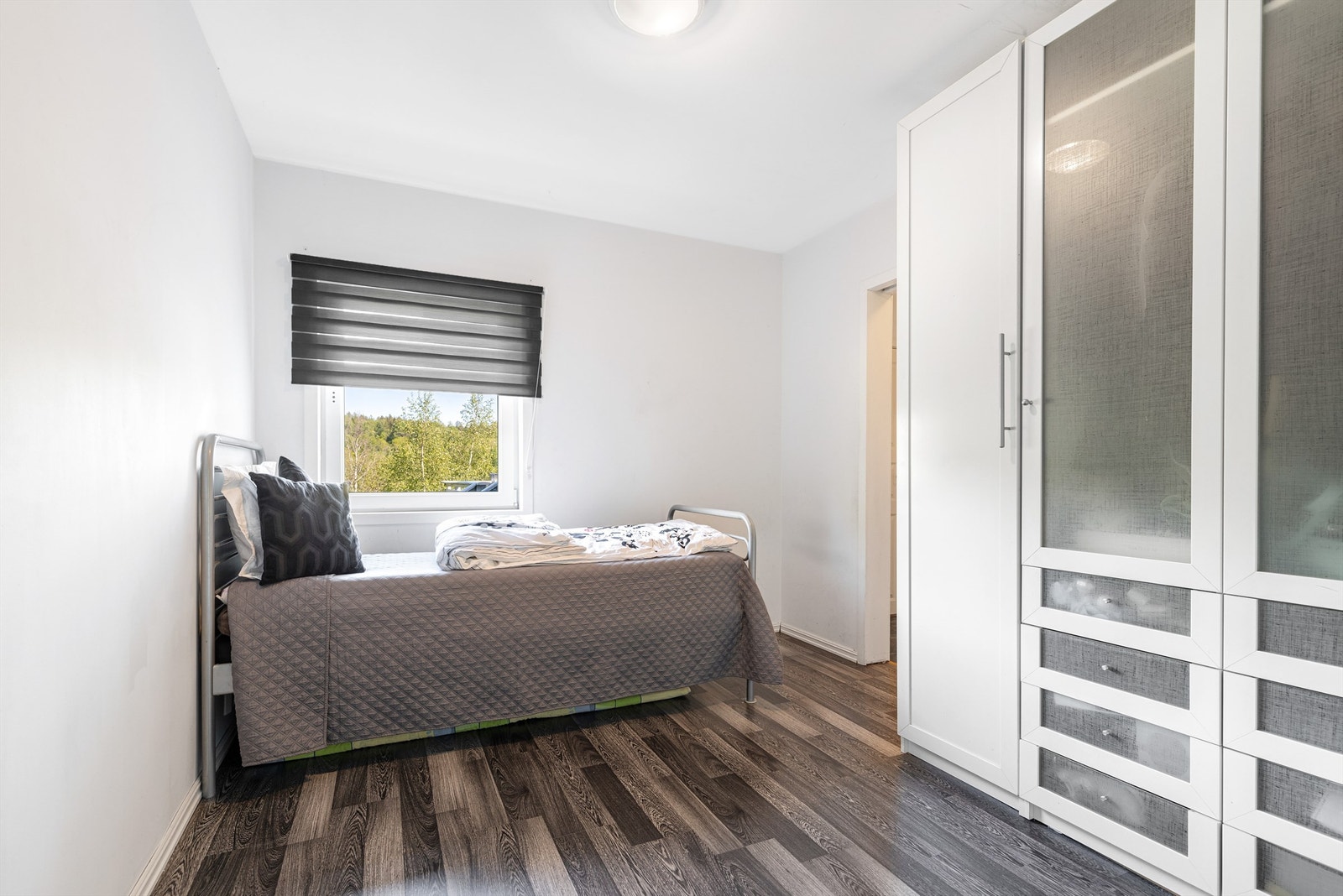 Etasjen inneholder 3 soverom av god størrelse. Galleribilde