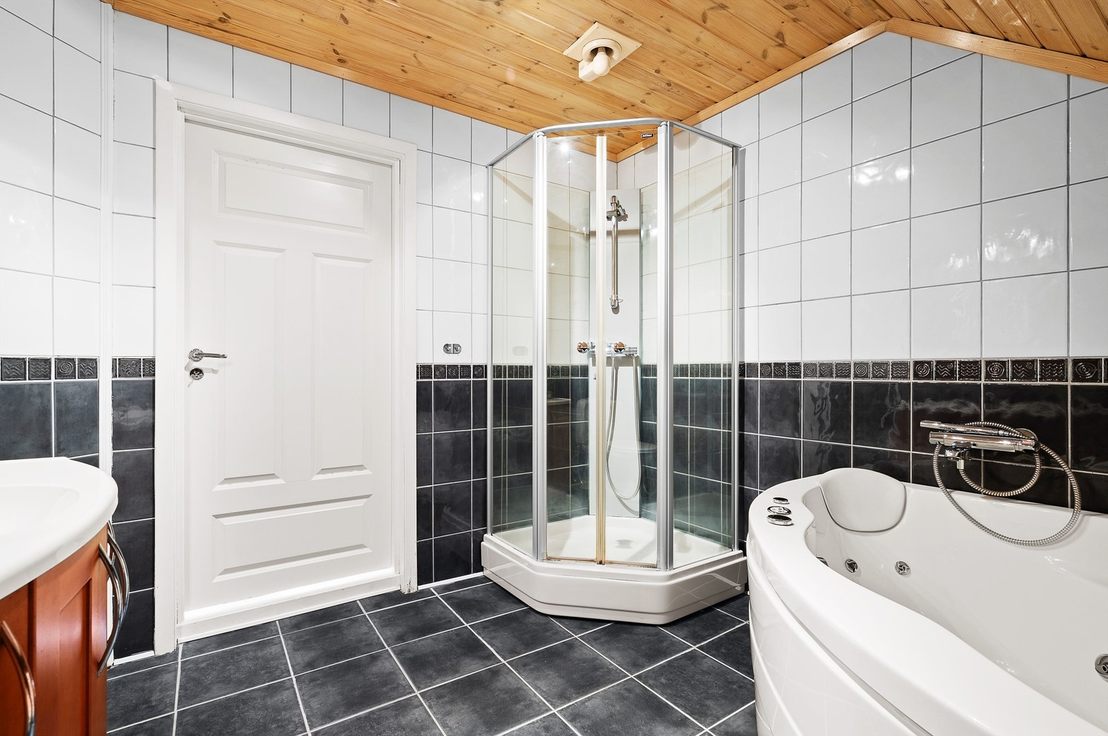 Bad 2. etg Galleribilde