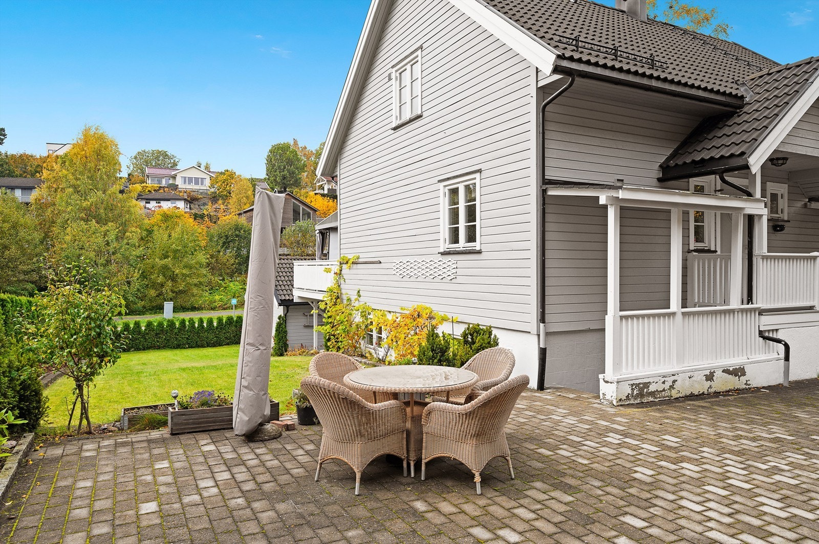 Meget pent opparbeidede utearealer Galleribilde