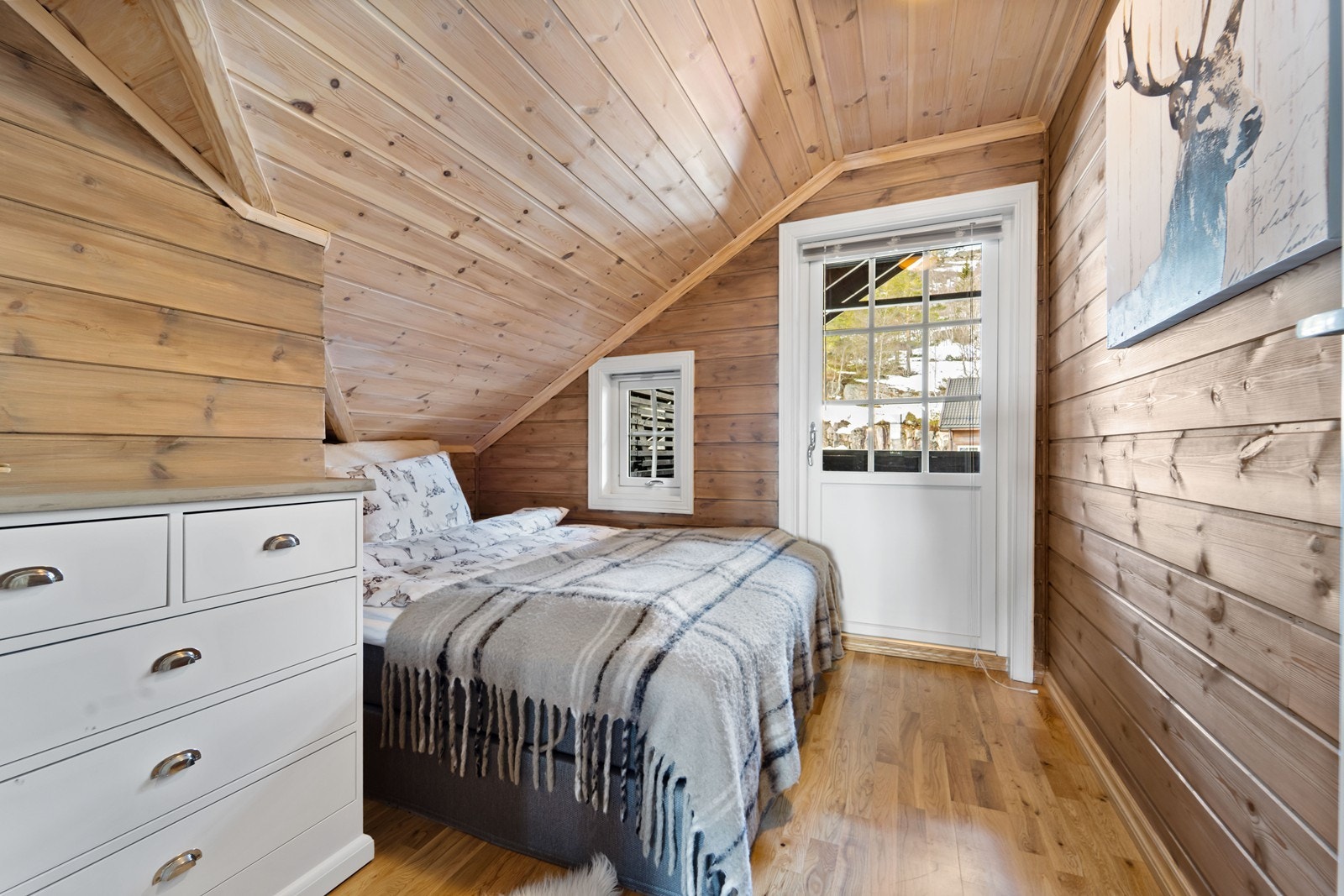 Soverom 2 - alle soverom oppe har utgang til balkong. Galleribilde