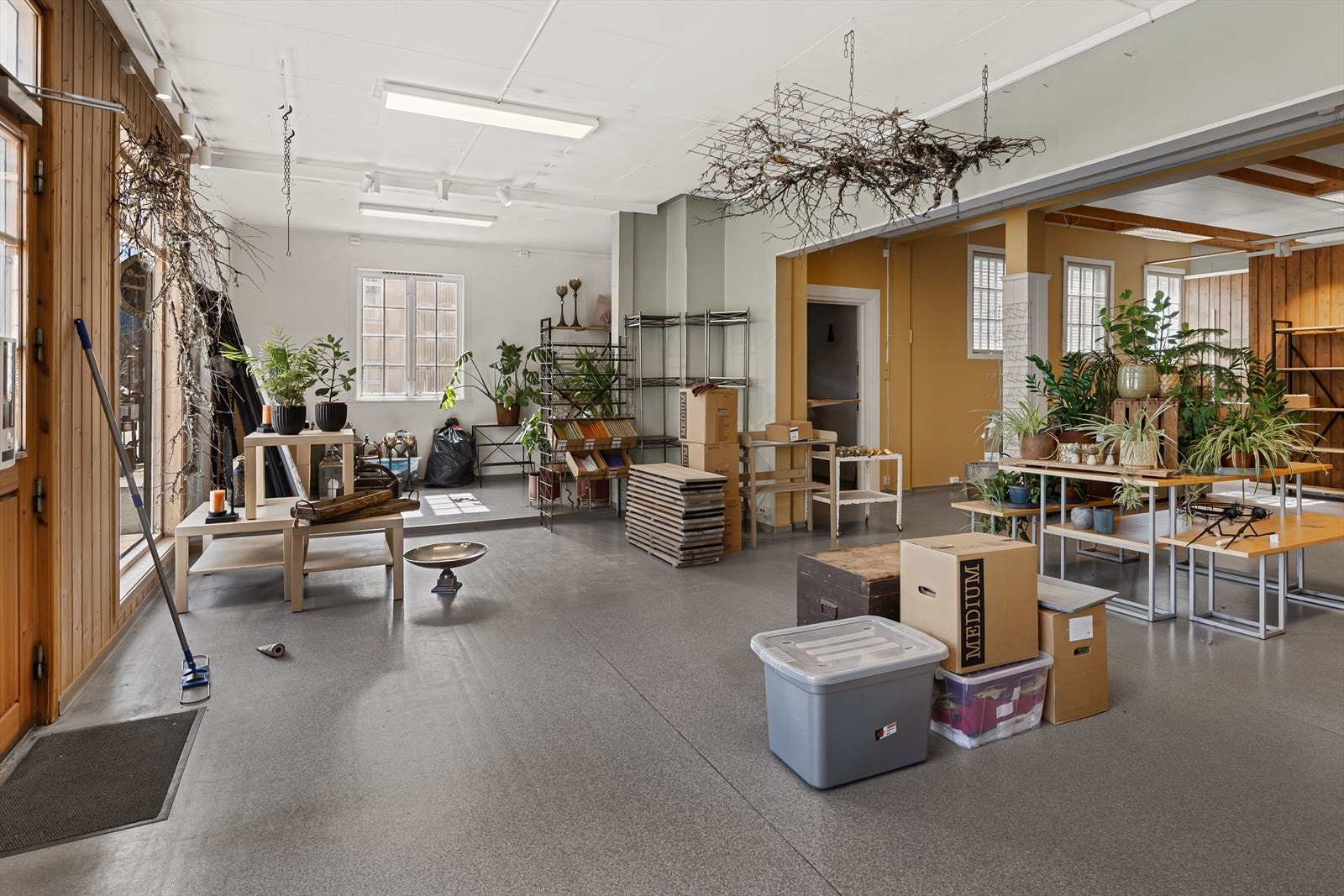 Her er det god plass til det man måtte ønske av butikk. Galleribilde