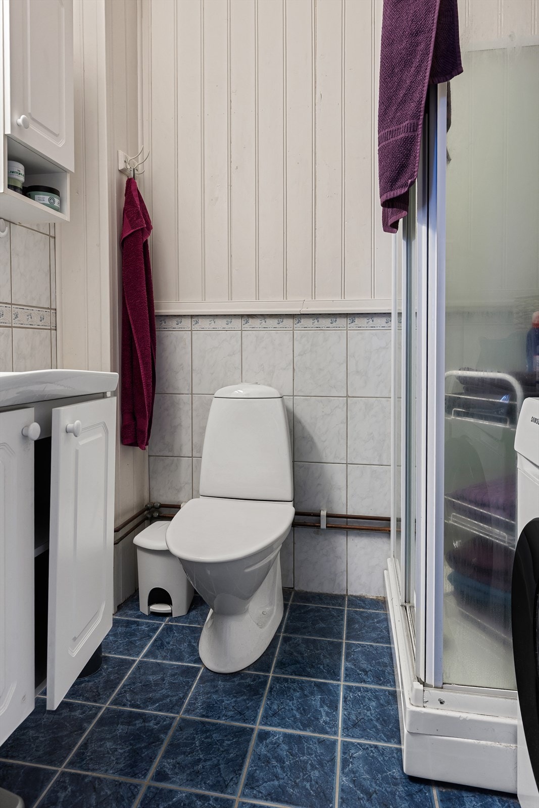 Badet i leilighet nummer en. Galleribilde